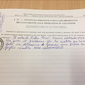 Piero Pelù denuncia al seggio l'irregolarità della sua matita