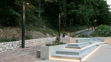 Glip trasforma la promenade di Breil-sur-Roya: quando la luce si fa musica