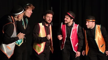 Napoli, “Verso la Libertà” in scena al Teatro Sannazaro: un folle piano per sopravvivere