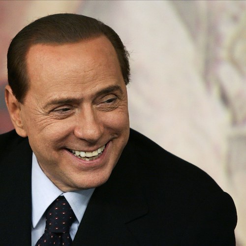 100mila euro per andare a pranzo con Silvio Berlusconi: non è una bufala