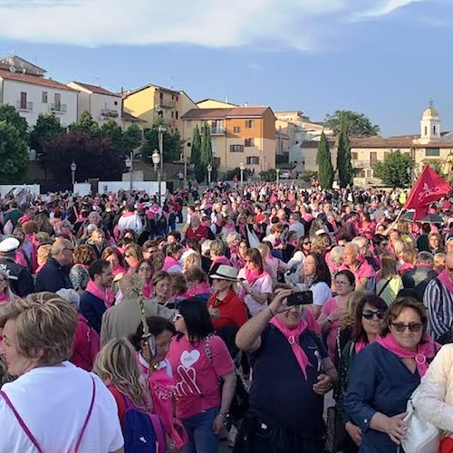 A Pietrelcina torna "Una Luce per la Vita", la fiaccolata per i malati oncologici organizzata da "The Power of Pink"