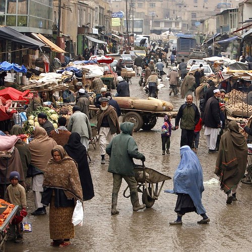 Afghanistan, l'Onu lancia l'allarme: "Un afghano su due soffre la fame"