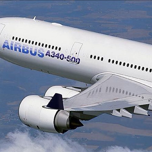 Alfano e Gentiloni volano a Bruxelles con due voli di Stato: la rabbia di Sgarbi / Video