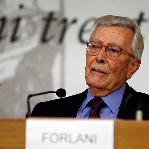 Arnaldo Forlani è morto a 97 anni. Lutto nazionale e funerali di Stato a Roma 