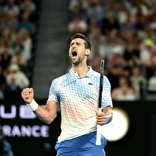 Australian Open, vince Djokovic e scoppia in lacrime: "La vittoria più bella della mia vita"