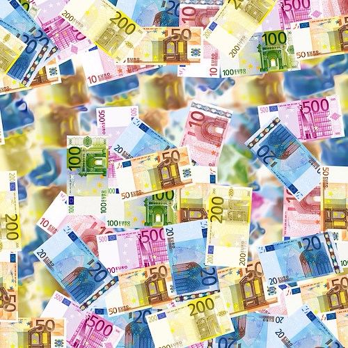 Bce: "I tassi sui prestiti nel mese di aprile al massimo da oltre 10 anni"