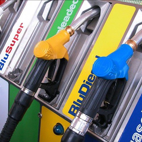 Benzina: fare rifornimento è molto più dispendioso sulle reti di distribuzione autostradali