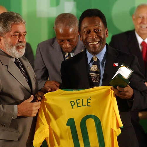Brasile, il Santos non ritirerà la 10 di Pelé
