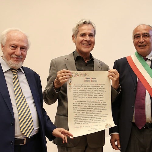 Claudio Baglioni riceve la cittadinanza onoraria di Ficulle che ha dato i natali alla sua famiglia