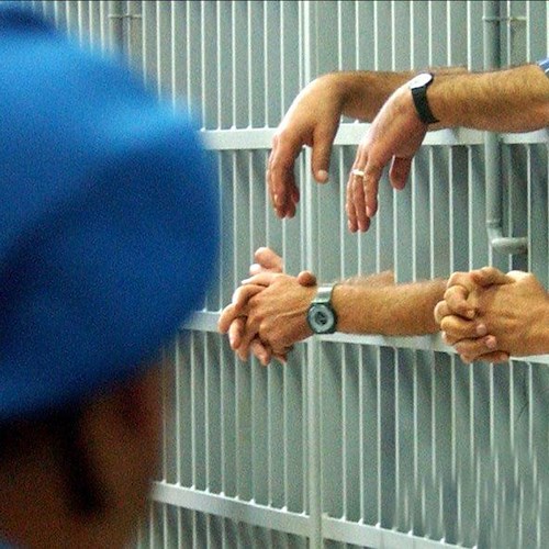 Diritti dei detenuti: un condannato all'estero non può essere rimpatriato se rischia di subire trattamenti inumani