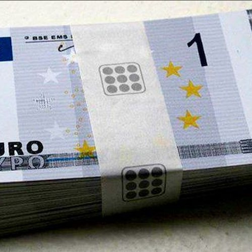 Fermato il falsario allergico agli spicci: spacciava banconote da 1 euro. #Nullanews