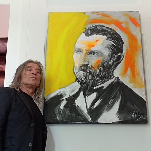 Il Pittore Fernando Mangone: “Raccontare la bellezza per denunciare la violenza e valorizzare la dignità delle donne”