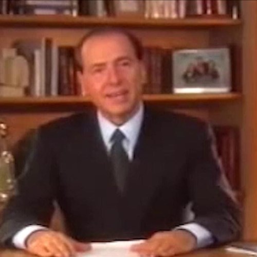 Fine anni 90: gli auguri di Silvio Berlusconi alle soglie del nuovo millennio