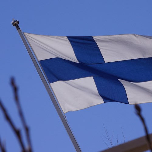 Finlandia entra nella Nato. Mosca: "Adotteremo contromisure"