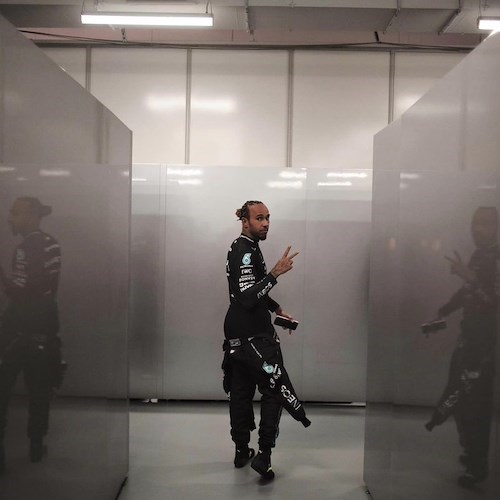 Lewis Hamilton<br />&copy; pagina FB Lewis Hamilton
