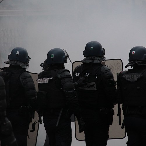 Francia, spuntano ronde neofasciste contro manifestanti