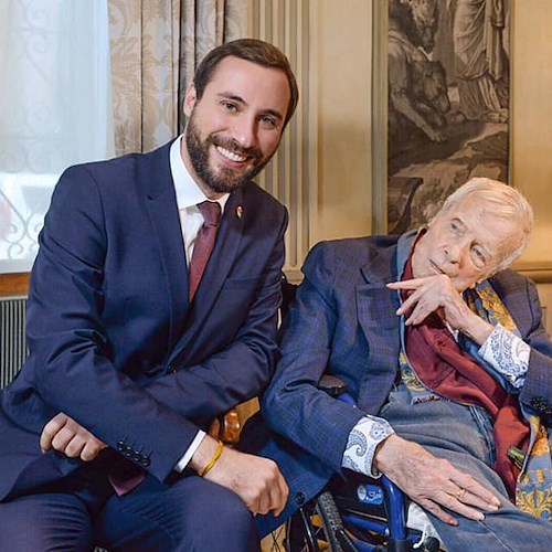 Franco Zeffirelli nasceva 100 anni fa. Poste: "Emesso francobollo a lui dedicato"