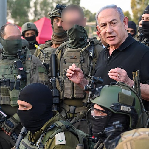 Netanyahu coi soldati israeliani<br />&copy; pagina FB Netanyahu
