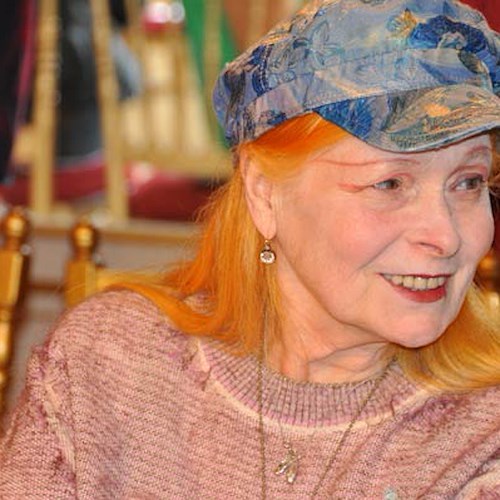 Gb, Julian Assange chiede di partecipare a funerali di Vivienne Westwood