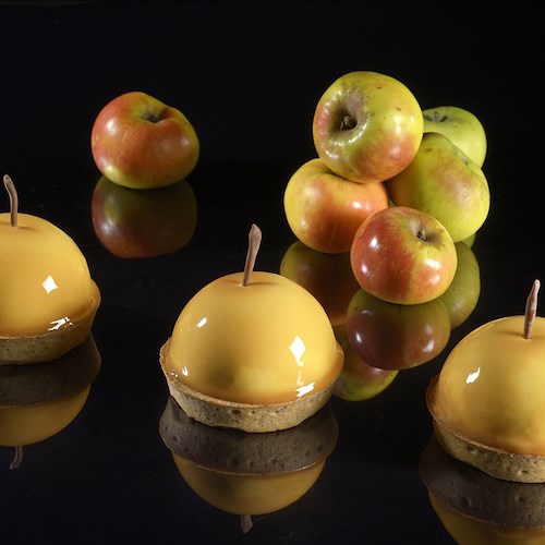 Il Maestro Pasticcere Paolo Sacchetti sceglie le mele di Castelnuovo di Val di Cecina per la sua Tentazione di Eva