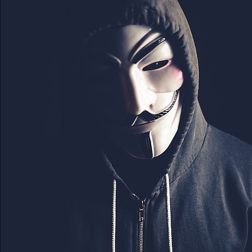 Il messaggio fake dell'Hacker "anonimo" che ruba la vostra identità: cancellatelo è solo un patetico tentativo di estorsione
