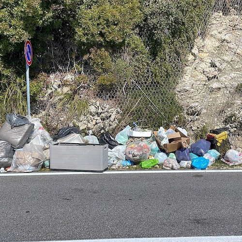 Incivili ancora in azione a Tordigliano, spunta nuova discarica a cielo aperto / FOTO 