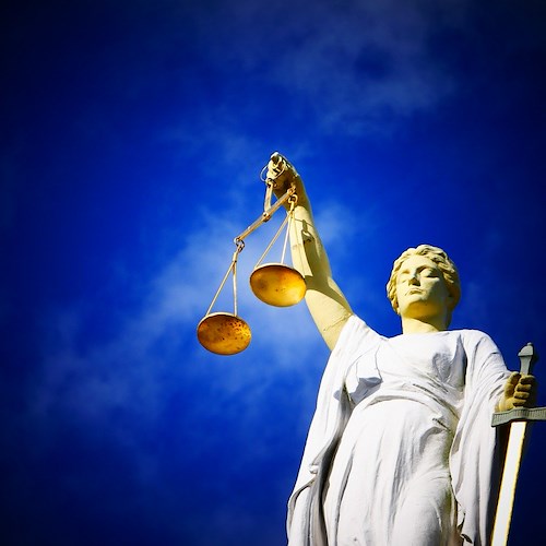 Giustizia<br />&copy; Foto di Edward Lich da Pixabay