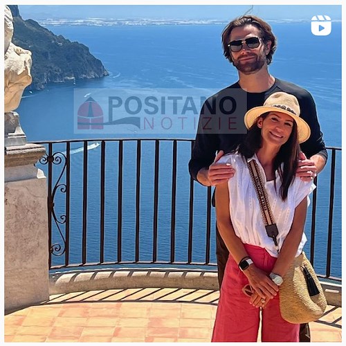 Jared Padalecki e la moglie Genevieve Cortese in Costiera Amalfitana: tappa di gusto da "Che Bontà" a Praiano