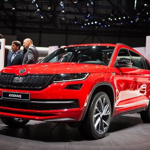 ŠKODA KODIAQ SPORTLINE, la casa automobilistica ceca presenta un elegante SUV di grandi dimensioni