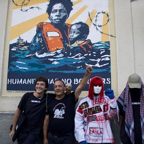 A RIACE IL NUOVO MURALE DI LAIKA A SOSTEGNO DEL MODELLO DI ACCOGLIENZA DI MIMMO LUCANO