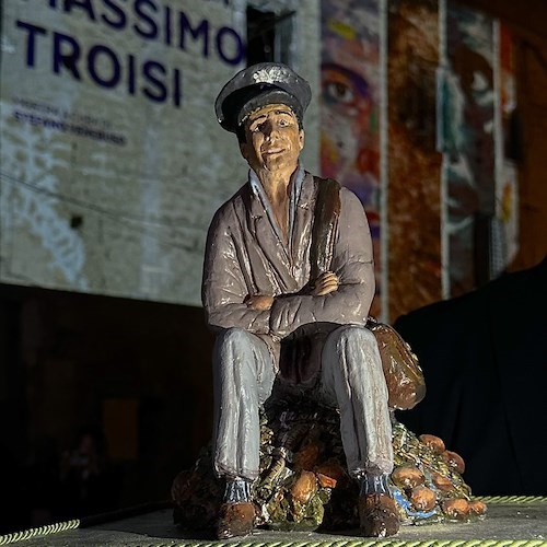 La bicicletta de "Il Postino" fa ritorno a Procida in occasione della mostra dedicata a Massimo Troisi