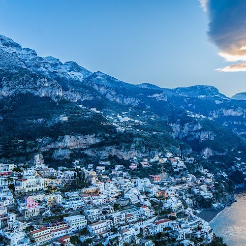 La magia della neve mette tutti d'accordo. Da Sorrento a Positano tutta la bellezza in questo finale d'inverno