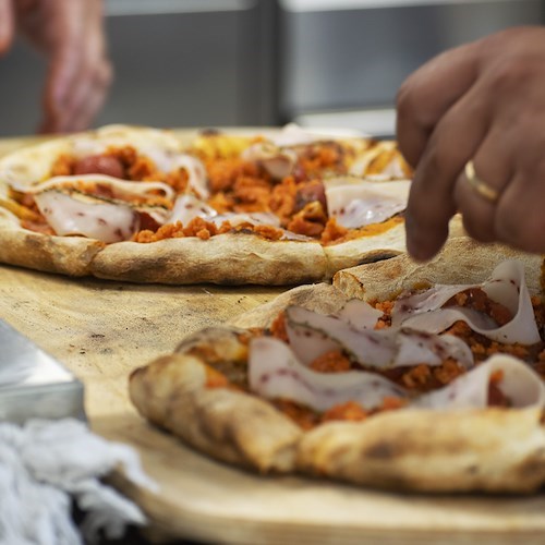 “La pizza incontra il mare”, a tavola con benessere