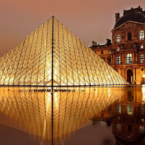 Louvre, Parigi<br />&copy; Foto di Edi Nugraha da Pixabay