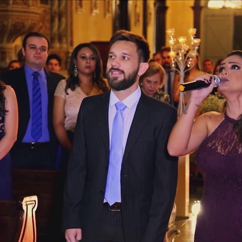 Matrimonio di un musicista a Porto Alegre, lo sposo ed alcuni invitati cantano ALELUIA (Halleluja)