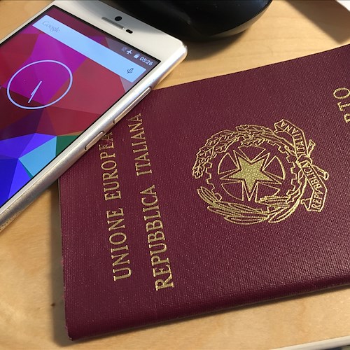 Napoli: un mese per il passaporto