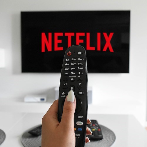 Netflix apre alla pubblicità, al via un nuovo piano in Italia da novembre