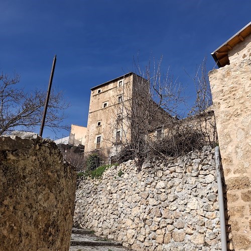 Il piccolo borgo di Calascio in Abruzzo