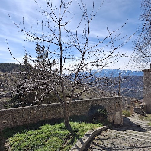 Panorama Calascio, piccolo borgo abruzzese