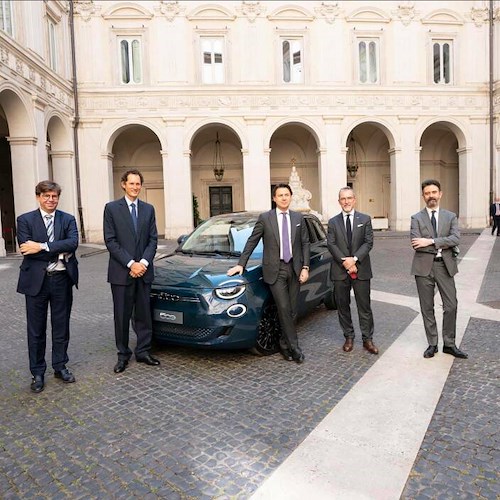 Nuova Fiat 500 elettrica: la presentazione al Quirinale e Palazzo Chigi