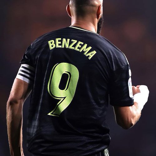 Parigi, Karim Benzema vince il Pallone d'Oro 2022