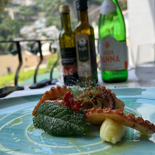 Pausa pranzo d'autore al "D'Aiello", il ristorante gourmet dell'Hotel Savoia a Positano
