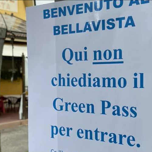 "Qui non chiediamo il Green Pass", diventa virale il cartello di un ristoratore veronese