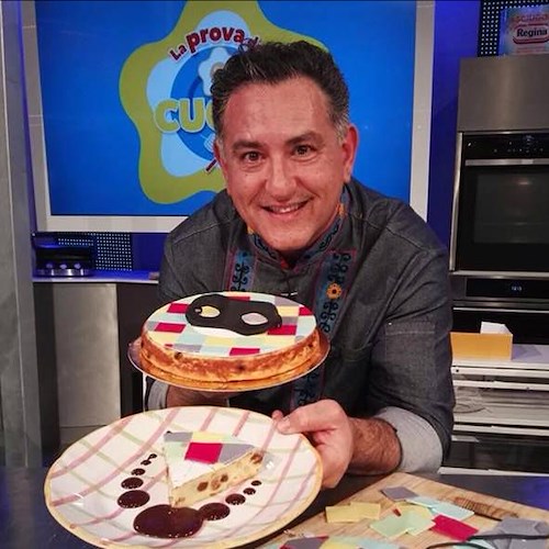 Salvatore De Riso stupisce tutti a La Prova del Cuoco con il suo migliaccio Arlecchino