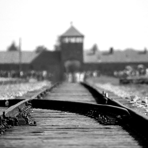 Shoah, 79 anni fa il rastrellamento del ghetto di Roma. Meloni: "Combattere ogni forma di antisemitismo"
