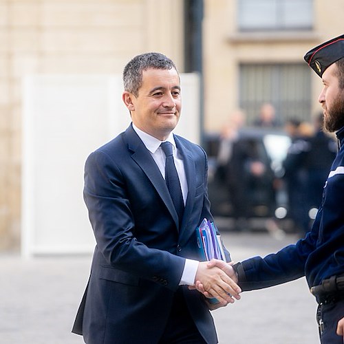 Tensione Roma-Parigi, Tajani: "Macron prenda distanze da accuse di Darmanin"