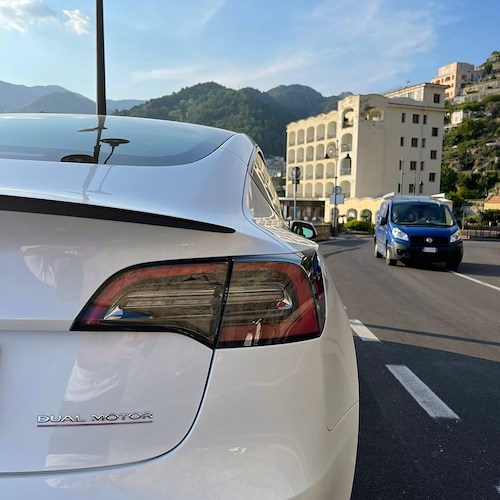 Tesla Model 3 Dual motor AWD: la prova in Costiera Amalfitana /foto /video